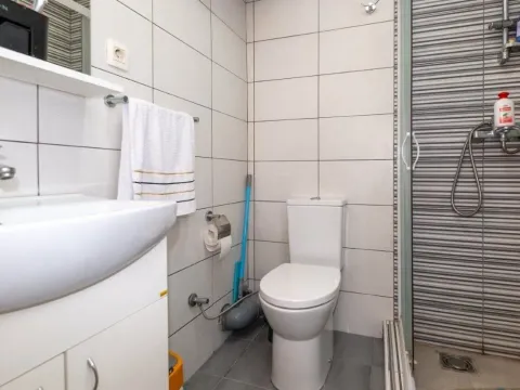 Prodaja, trosoban stan, 126m², Malo Brdo, Podgorica - image 16