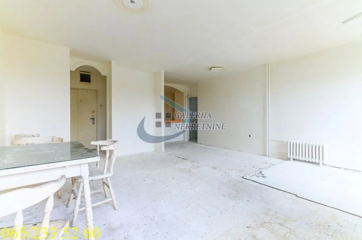 Prodaja, trosoban stan, 77m², Banjica, Voždovac Sve Podlokacije