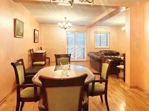 Izdavanje, kuća, 220m², Konik, Podgorica - image 4