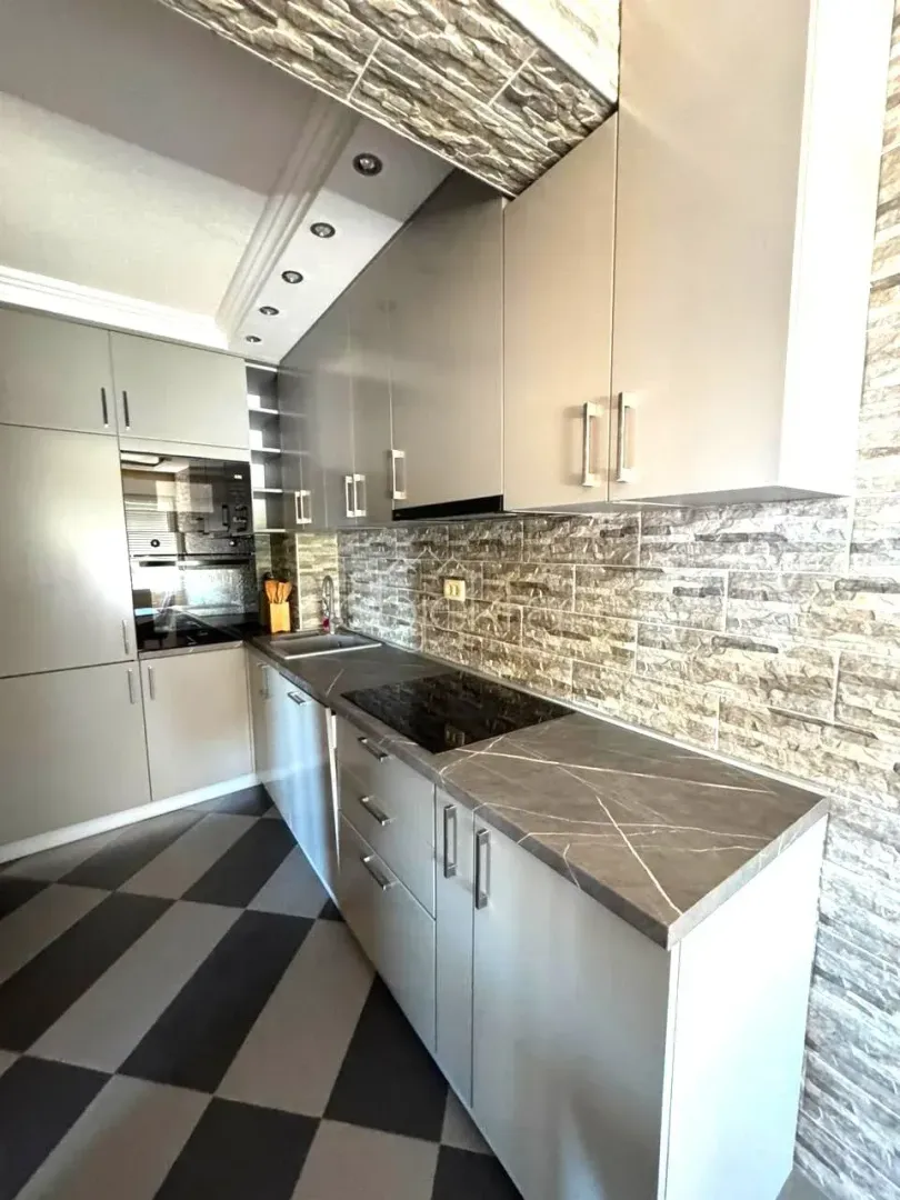 Izdavanje, stan, 67m², Tivat, Crna Gora