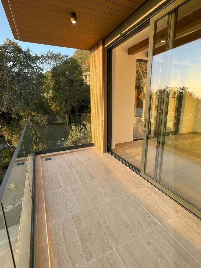 Prodaja, kuća, 317m², Kavač, Kotor
