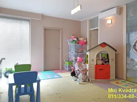 Prodaja, kuća, 300m², Bulbulder, Zvezdara Sve Podlokacije - image 10