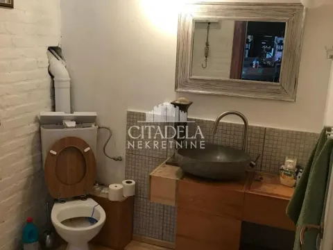 Izdavanje, kuća, 200m², Surčin, Beograd - image 12