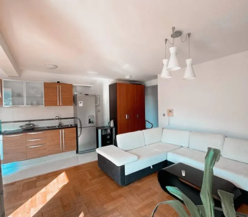 Izdavanje, jednosoban stan, 60m², Budva, Crna Gora