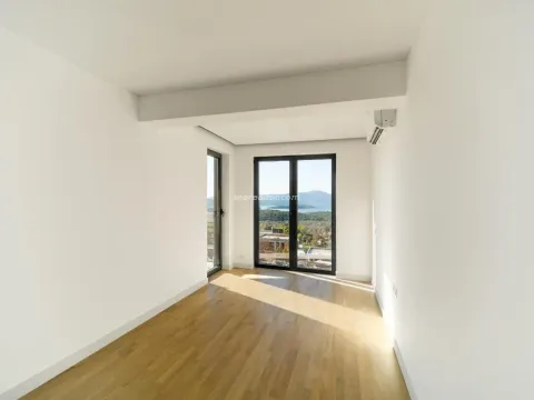 Prodaja, trosoban stan, 110m², Tivat, Crna Gora - image 15