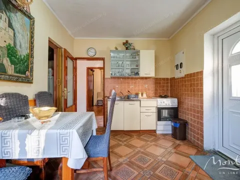 Sale, house, 219m², Dobrota, Kotor - image 16