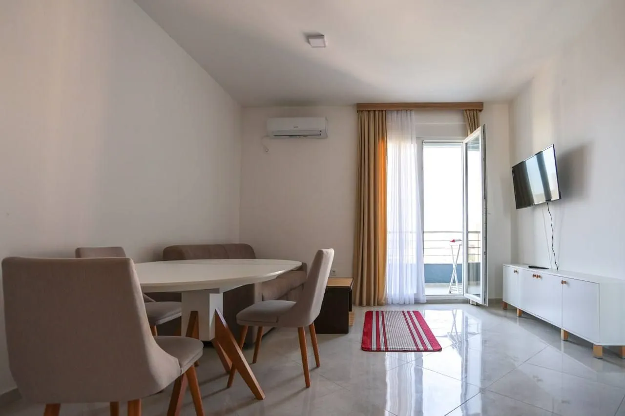 Rent, one bedroom apartment, 42m², Bečići, Budva