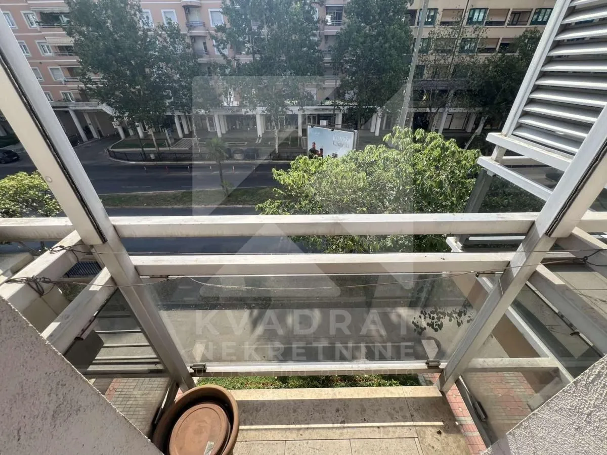 Izdavanje, dvosoban stan, 74m², Preko Morače, Podgorica