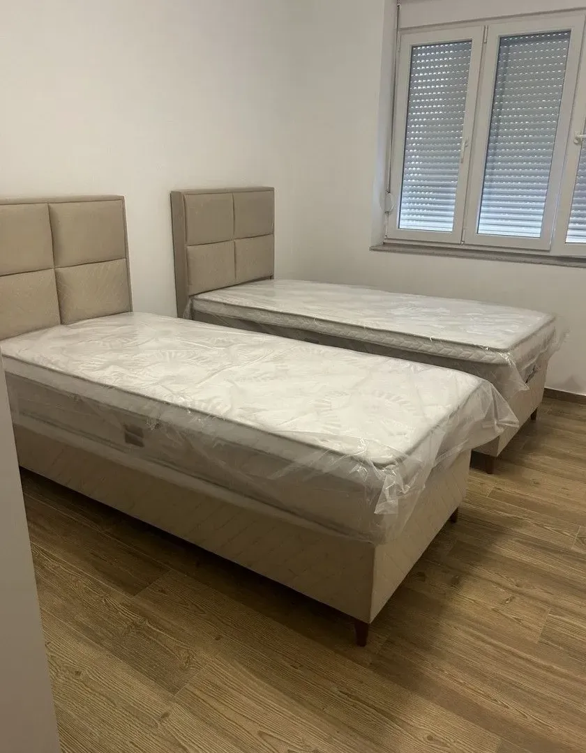Izdavanje, dvosoban stan, 68m², Centar, Podgorica
