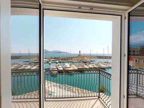 Prodaja, jednosoban stan, 74m², Luštica Bay, Tivat - image 1