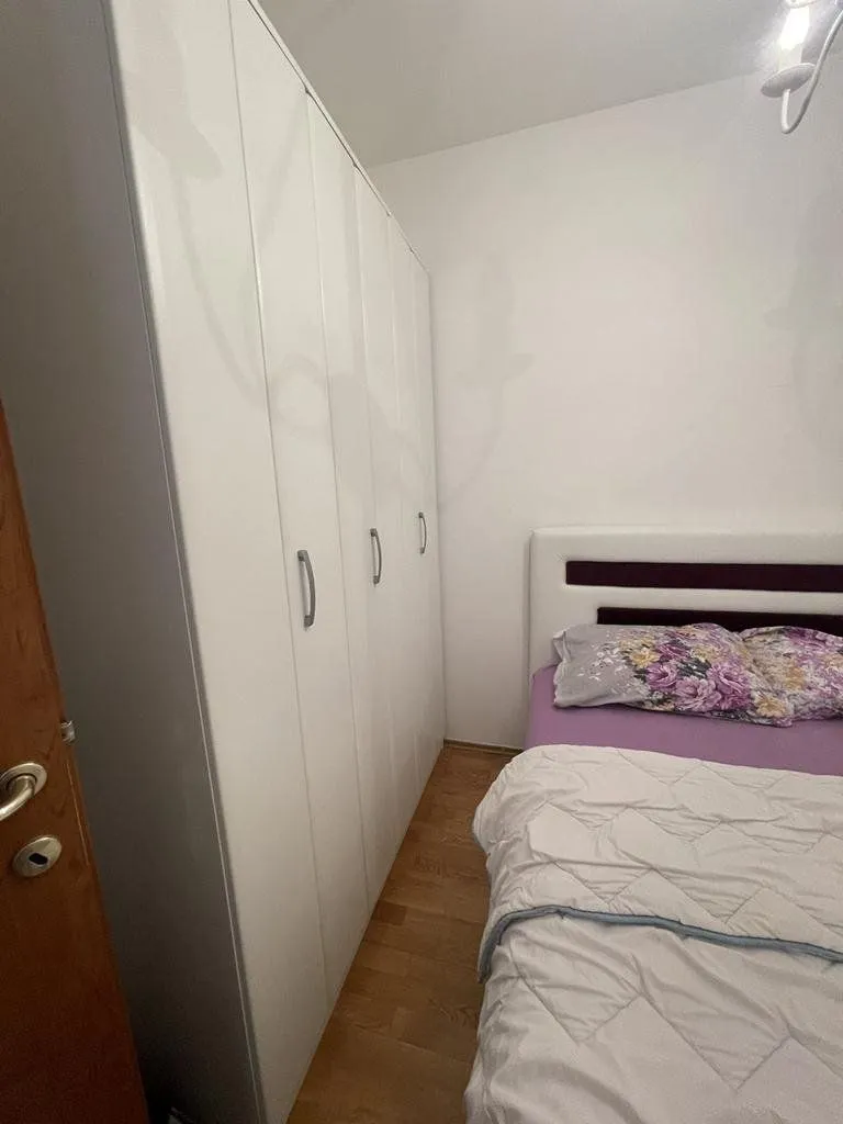 Izdavanje, jednosoban stan, 40m², Pobrežje, Podgorica