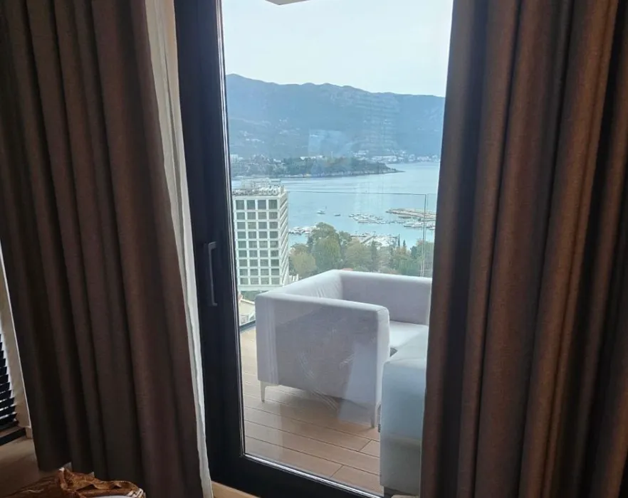 Prodaja, trosoban stan, 262m², Budva, Crna Gora
