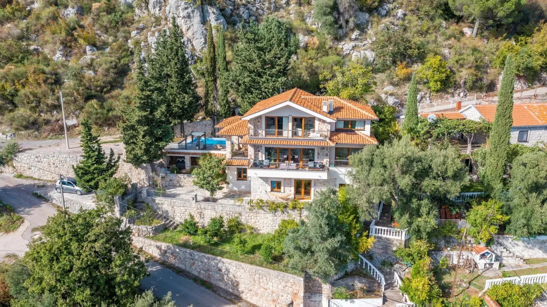 Sale, house, 280m², Markovići, Budva
