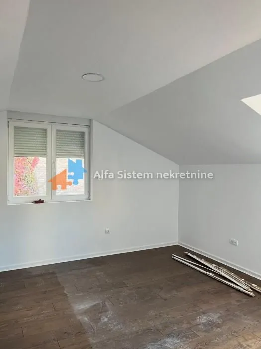 Izdavanje, stan, 250m², Stari Grad, Beograd