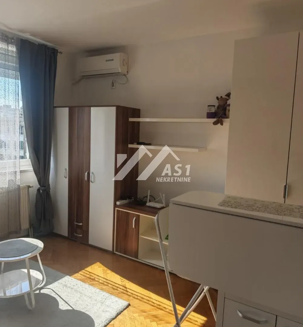 Izdavanje, stan, 22m², Rotkvarija, Novi Sad Sve Podlokacije