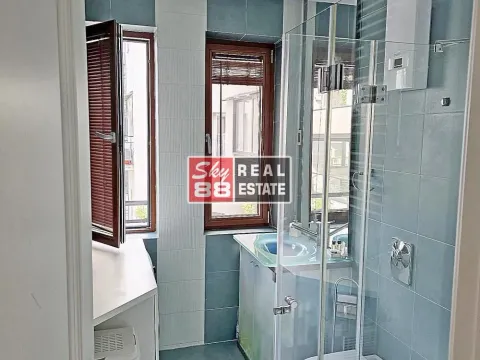 Izdavanje, trosoban stan, 86m², Kalenić Pijaca, Vračar Sve Podlokacije - image 11