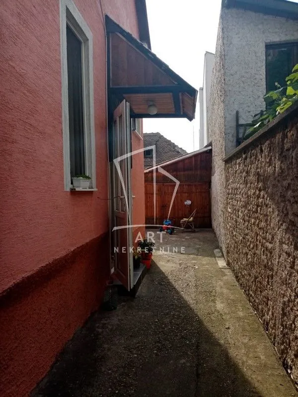 Prodaja, kuća, 91m², Zemun Kalvarija, Zemun Sve Podlokacije