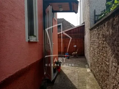 Prodaja, kuća, 91m², Zemun Kalvarija, Zemun Sve Podlokacije - image 2