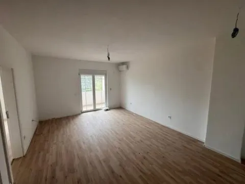 Prodaja, dvosoban stan, 49m², Ulcinj, Crna Gora - image 3