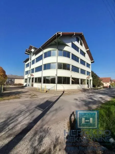 Rent, office space, 1300m², Supska, Ćuprija
