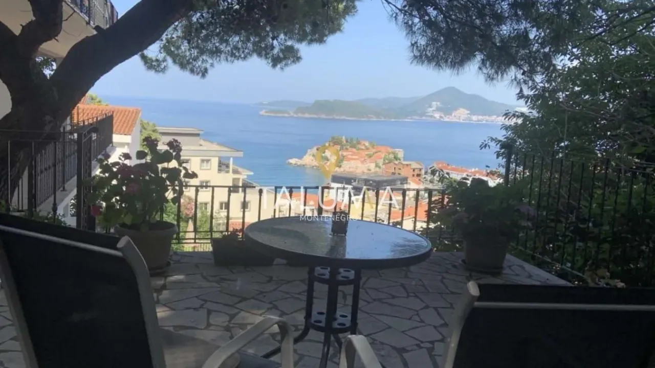 Sale, two bedroom apartment, 135m², Sveti Stefan, Budva