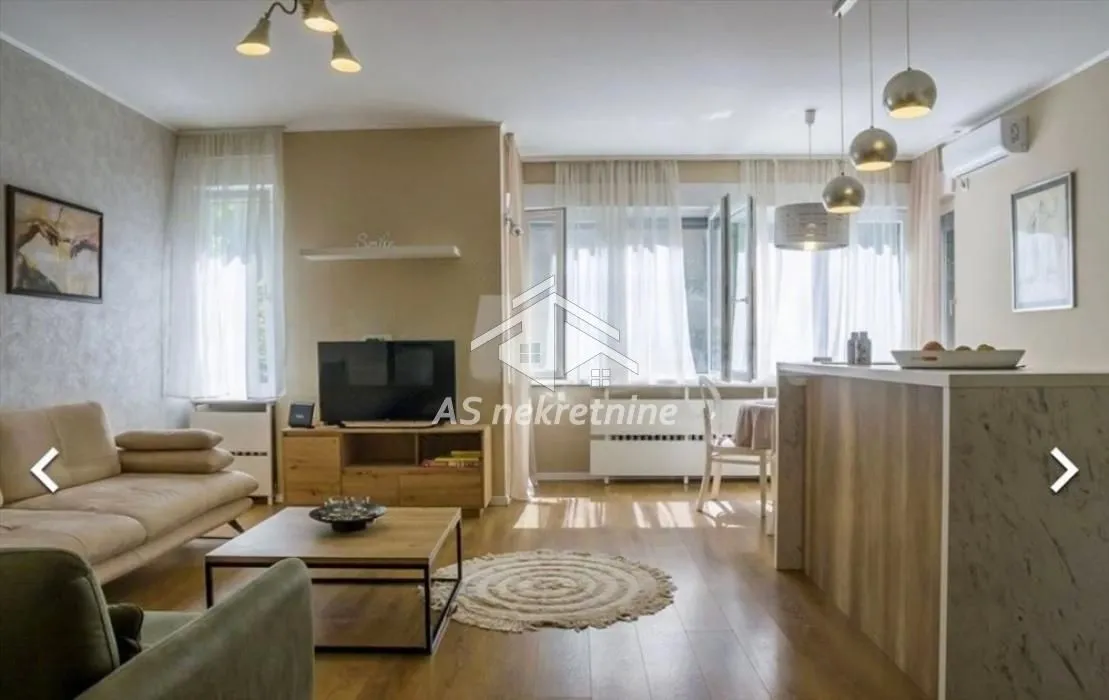 Izdavanje, dvosoban stan, 68m², Kalenić Pijaca, Vračar Sve Podlokacije
