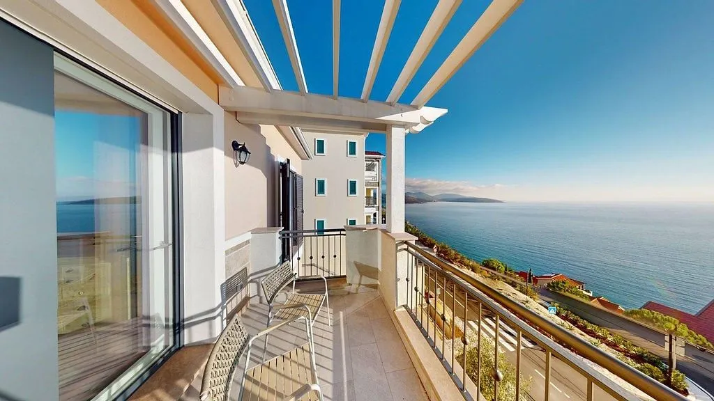 Prodaja, dvosoban stan, 73m², Tivat, Crna Gora