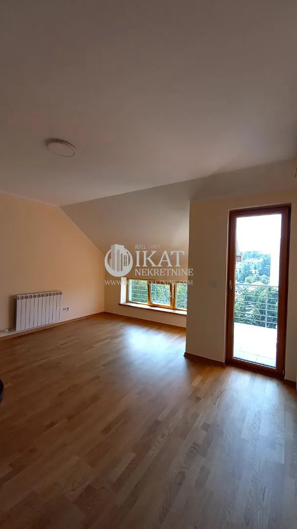 Izdavanje, četvorosoban stan, 115m², Savski Venac, Beograd