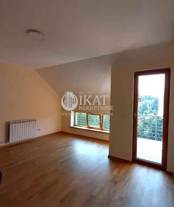 Izdavanje, četvorosoban stan, 115m², Savski Venac, Beograd