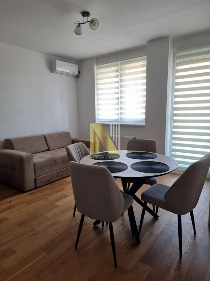 Izdavanje, dvosoban stan, 48m², Bulevar Evrope, Novi Sad Sve Podlokacije