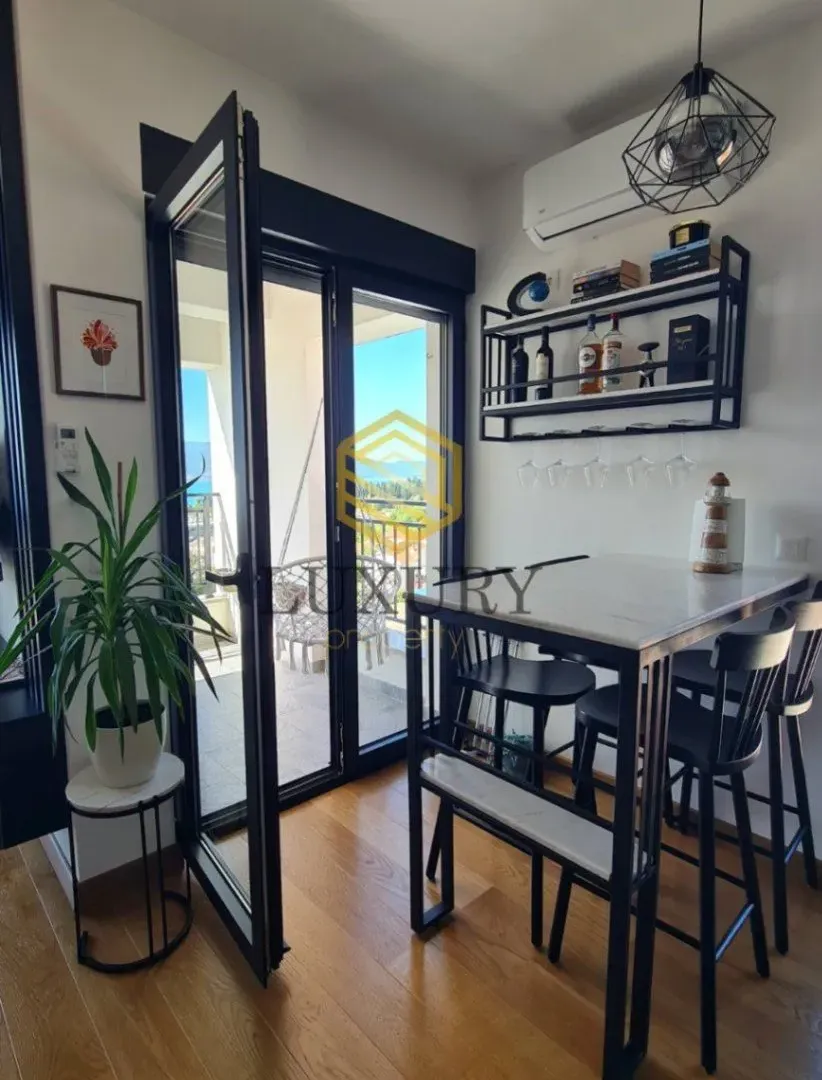 Izdavanje, jednosoban stan, 47m², Kava, Tivat