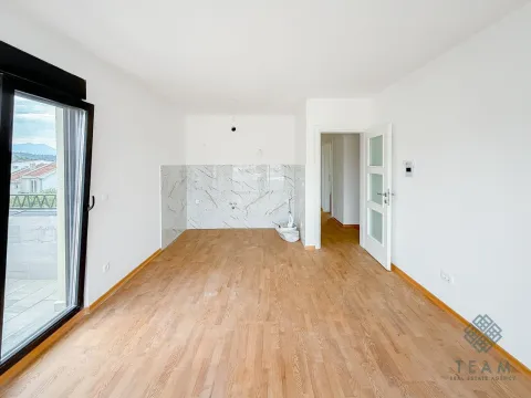 Rent, two bedroom apartment, 57m², Kod Big Fashion-a, Podgorica - image 5