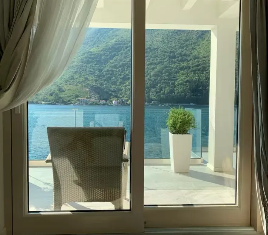 Rent, house, 513m², Lepetani, Tivat