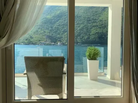 Rent, house, 513m², Lepetani, Tivat - image 8