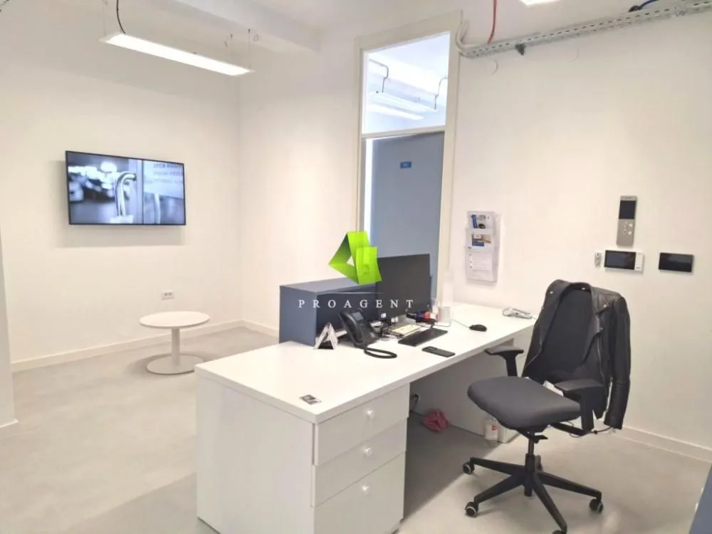 Rent, office space, 28m², Medijana, Niš