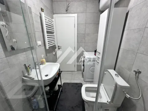 Izdavanje, trosoban stan, 52m², Centar, Novi Sad - image 10