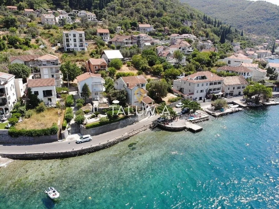 Prodaja, kuća, 240m², Lepetani, Tivat