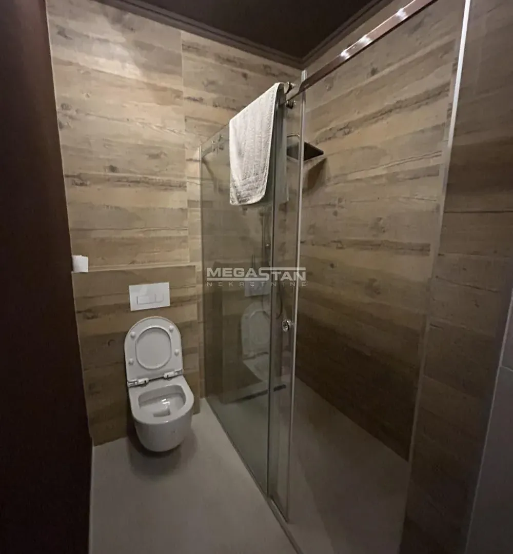 Prodaja, četvorosoban stan, 162m², Pančevo, Srbija
