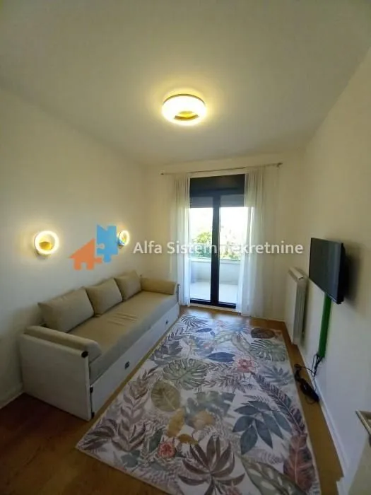Rent, four bedroom apartment, 95m², Voždovac Sve Podlokacije, Beograd