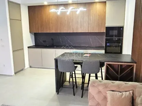 Izdavanje, stan, 70m², Tivat, Crna Gora - image 2