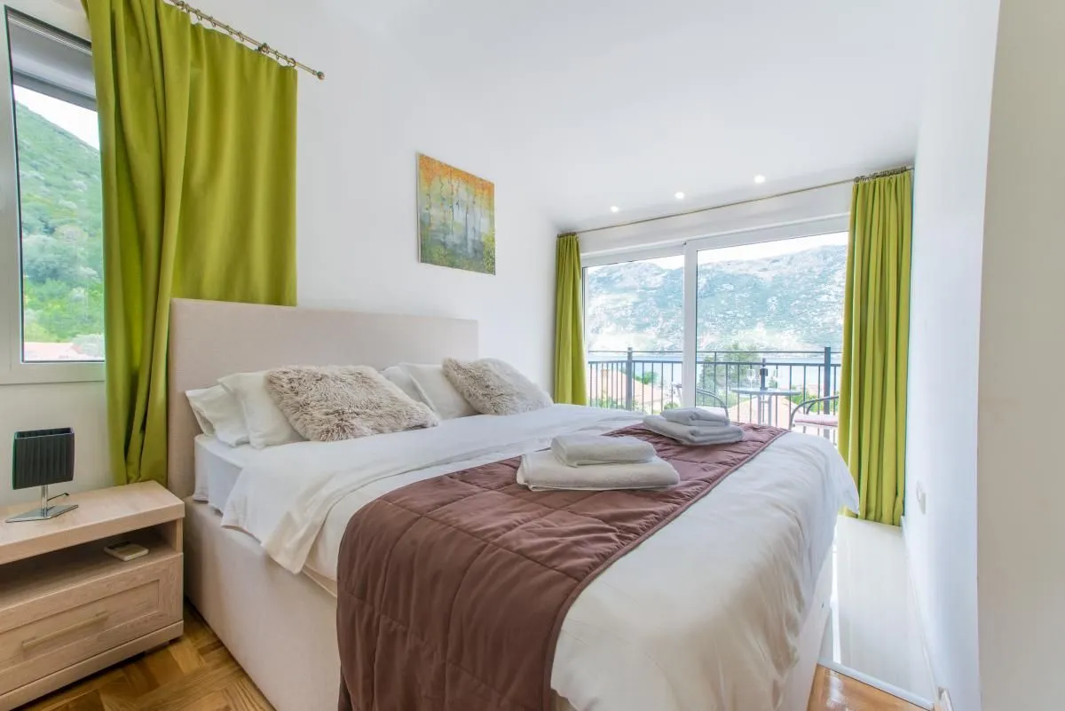 Prodaja, kuća, 300m², Kotor, Crna Gora