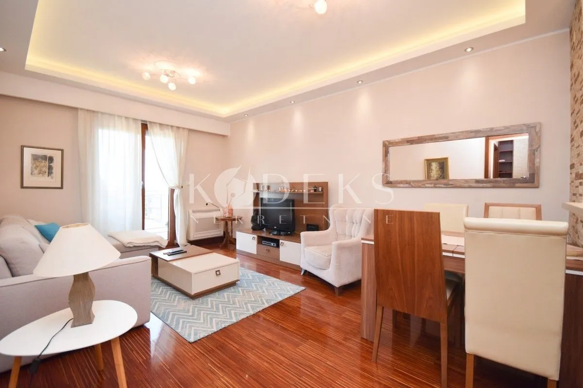 Izdavanje, dvosoban stan, 75m², Gorica C, Podgorica