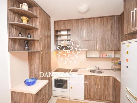 Izdavanje, jednosoban stan, 52m², Tuški Put, Podgorica - image 12