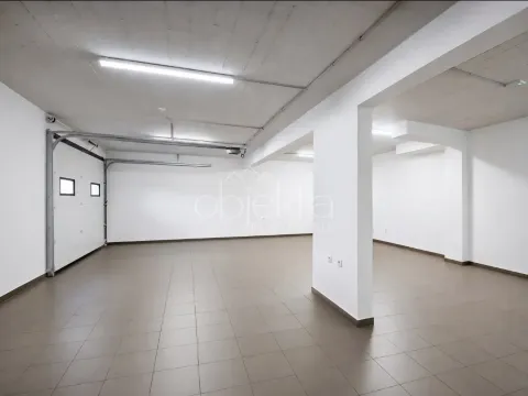 Rent, office space, 90m², Kotor, Crna Gora - image 2