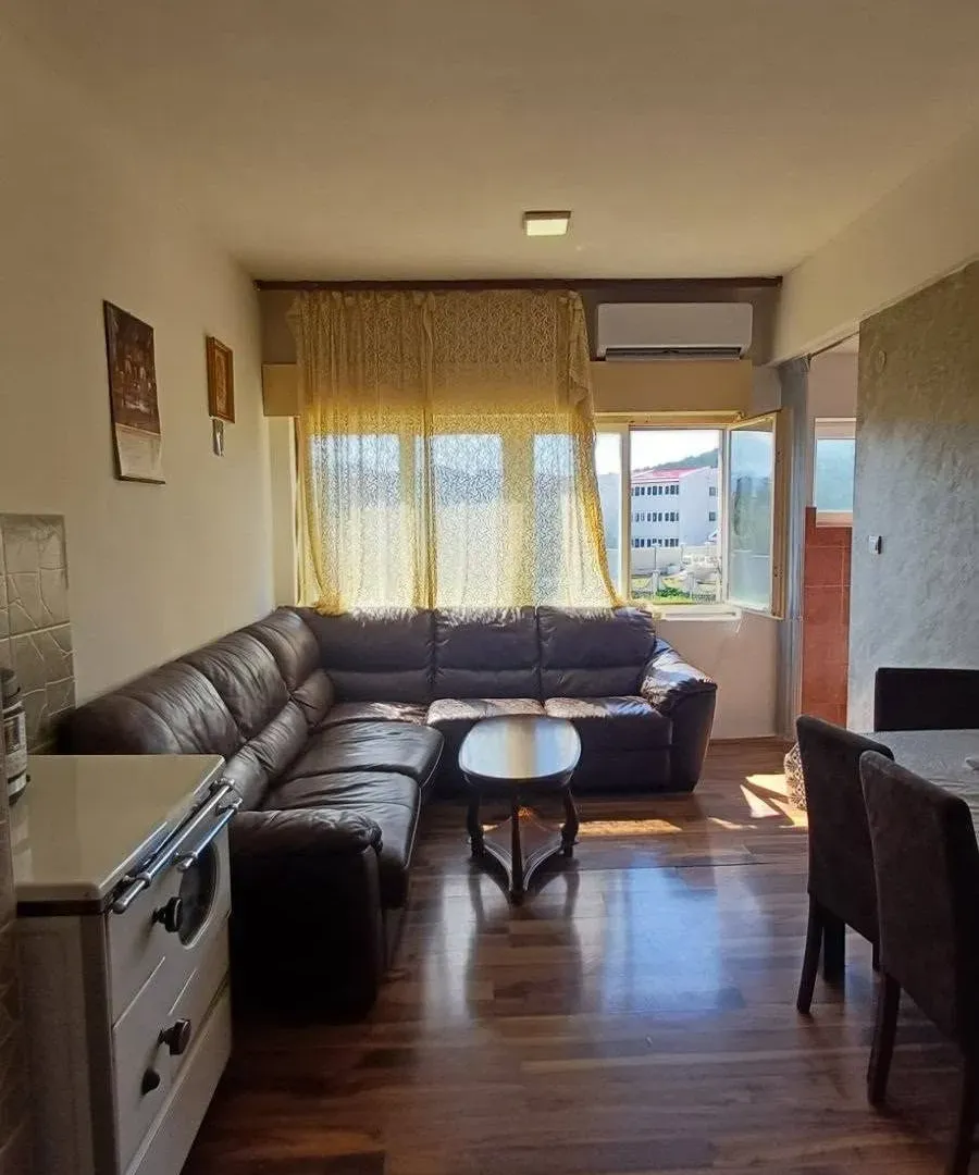 Prodaja, jednosoban stan, 42m², Centar, Nikšić