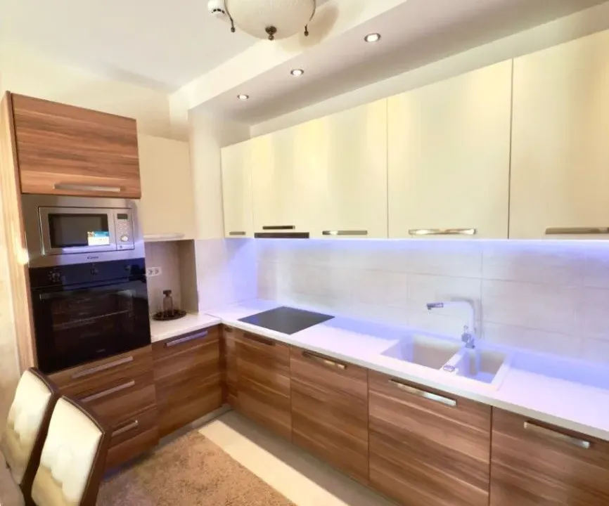 Izdavanje, dvosoban stan, 64m², City Kvart, Podgorica