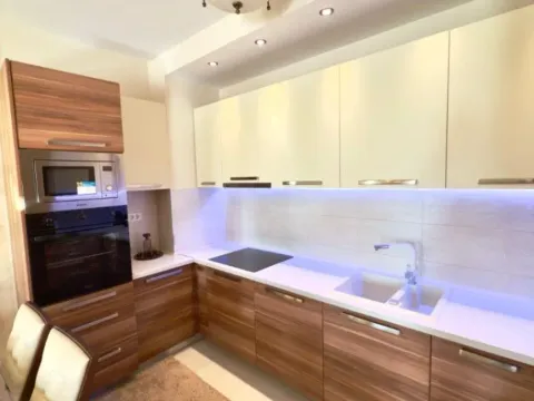 Izdavanje, dvosoban stan, 64m², City Kvart, Podgorica - image 1