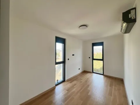 Prodaja, trosoban stan, 169m², Zagorič, Podgorica - image 11