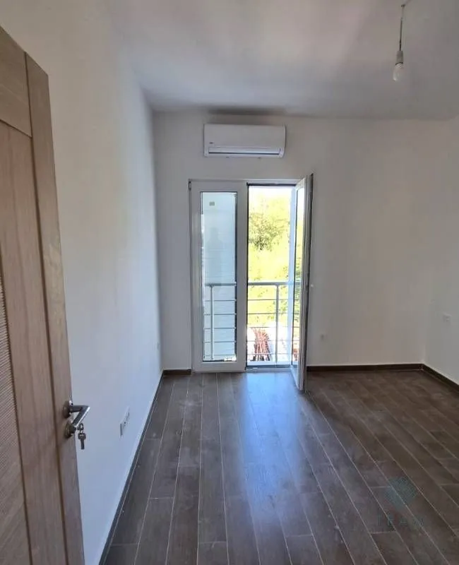 Prodaja, dvosoban stan, 81m², Đenovići, Herceg Novi