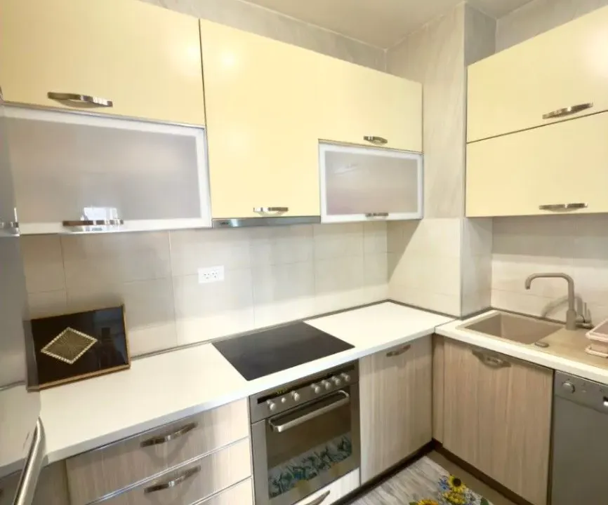 Izdavanje, jednosoban stan, 50m², City Kvart, Podgorica